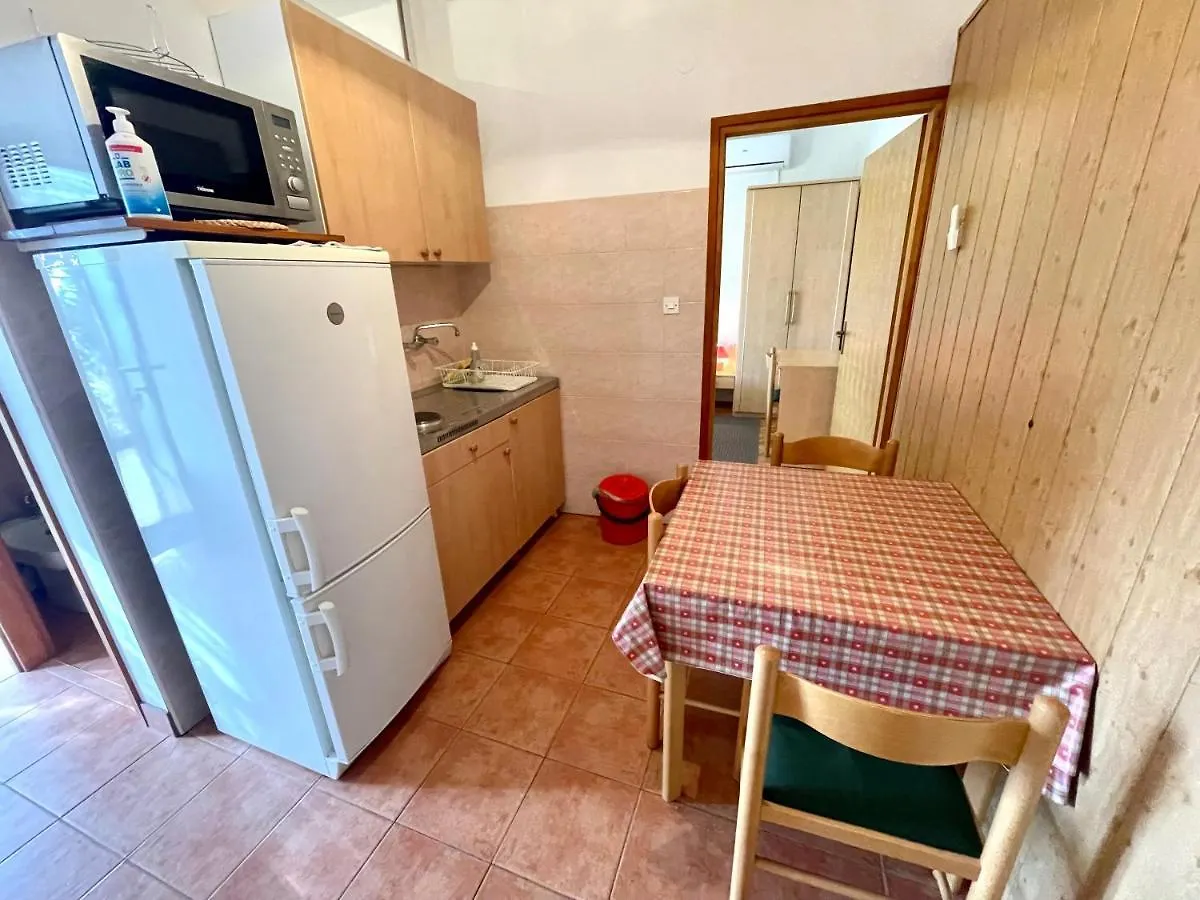 Apartmani Niro Dramalj 0*,
